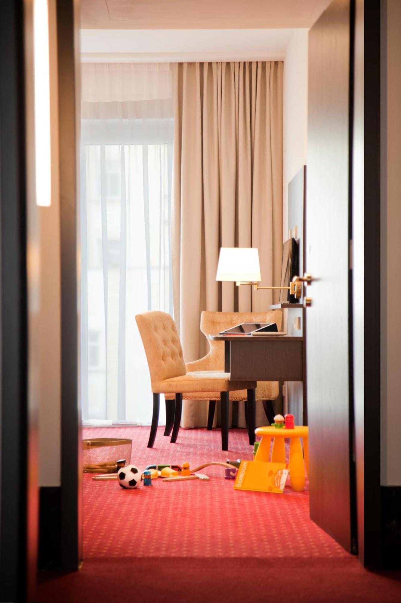 Gold Palais Hotel Berlin Exterior foto